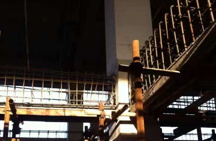河西一厂房梁柱截面加大施工
